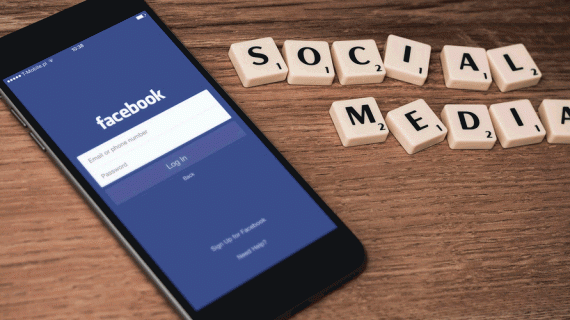 práticas prejudicam empresa redes sociais